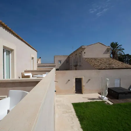 Ballium Luxury Relais Avola Exterior photo