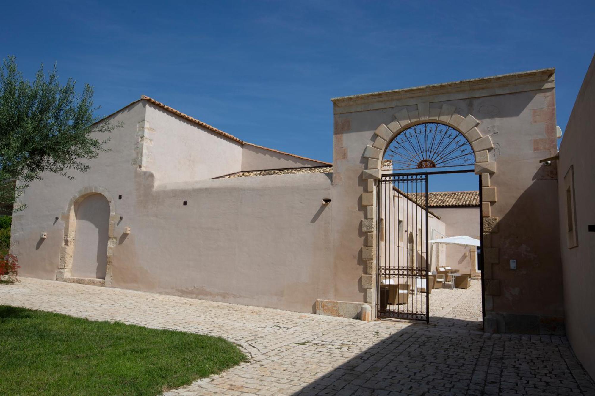 Ballium Luxury Relais Avola